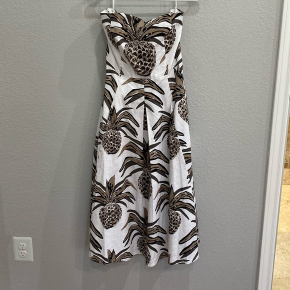 Eva Mendes Strapless Midi dress with pockets